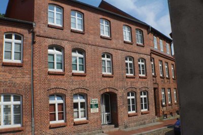 Für Singles oder Paare - Schöne 2-Zimmer-Wohnung im Herzen von Gadebusch