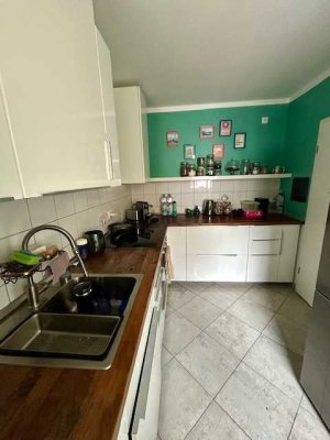 Helle 4-Zimmer-Wohnung in TOP-Lage, auch WG geeignet