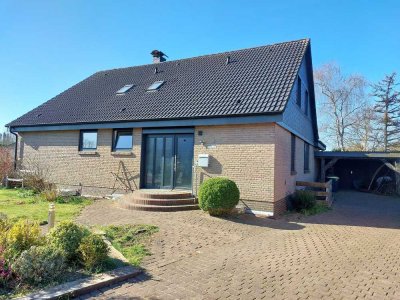 Charmantes Einfamilienhaus auf großem Grundstück in guter Lage