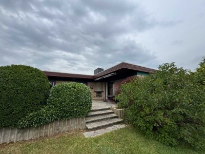 Solider Bungalow mit großem Garten - Wohnen auf einer Ebene in ruhiger Lage