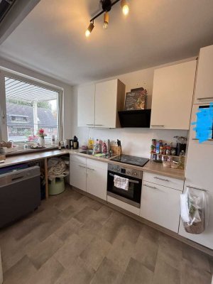 5-Zimmer-Wohnung mit zwei Bädern, Parkettboden und HWR | großer Balkon