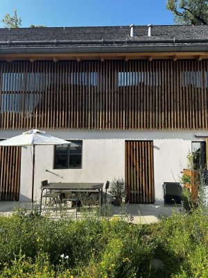Wohnung  EG mit 1 OG im Derzbachhof , ca. 75 qm,  Einbauküche u  1 TG Platz