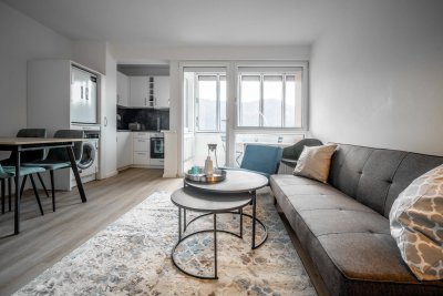 Möbliertes, renoviertes 1 Zi Appartment. Zentrale Lage. Herrliche Aussicht.