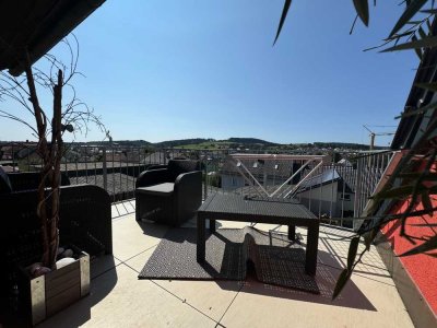 Umfangreich Modernisierte Doppelhaushälfte mit Weitblick ** Garten* Keller* EBK* Wärmegedämmt