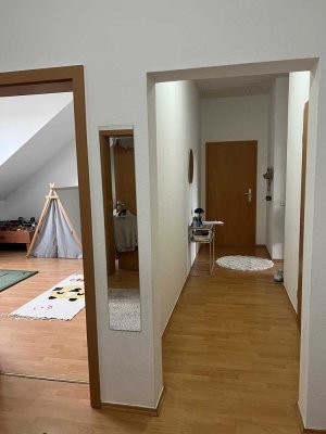 schöne 100 qm Wohnung