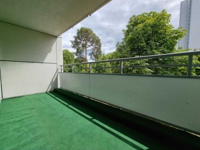 Zentrumsnah und naturnah ...
Helles Apartment mit großer Loggia ....