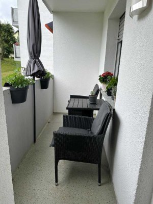 3-Zim.-Whg. mit Einbauküche, Loggia, Blick ins Grüne, Reinigungs-, Hausmeister- u. Winterservice