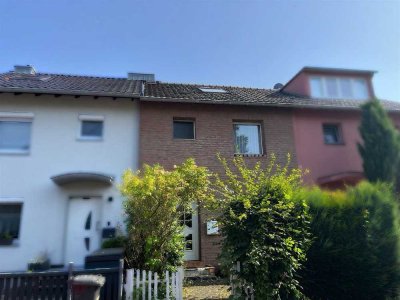 Reihenmittelhaus in Köln-Rodenkirchen mit Potenzial