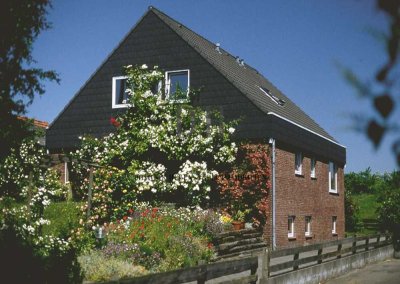 Großzügiges vermietetes Einfamilienhaus inkl. Gästehaus im alten Land