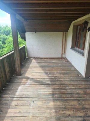 Renovierungsbedürftig! Charmante 6-Zimmer-Maisonettewohnung mit Loggia in Albbruck-Unteralpfen