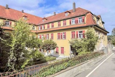 Kapitalanlage mit über 5 % Rendite: Vermietete, gepflegte Etagenwohnung in Waldrandlage