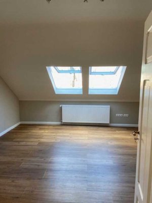 Schöne 3 Zimmer, Küche, Bad, Dachgeschosswohnungin Landau Stadtmitte