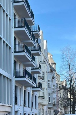 Lichtdurchflutetes Penthouse im exklusiven Neubau mit 2 Balkonen *Über den Dächern der Carlstadt*