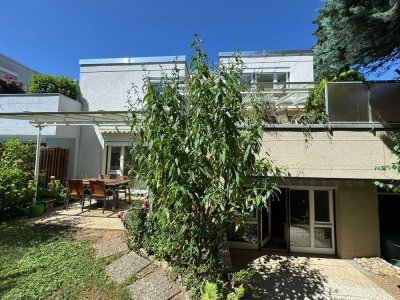 NEU!  Großzügiges  Reiheneckhaus im Bauhausstil !