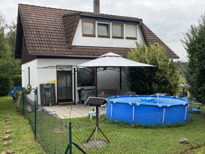 Einfamilienhaus mit 2 Terrassen und Freizeitgrundstück