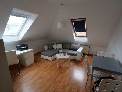 Schicke 2-Zimmer DG Wohnung  in zentraler Lage