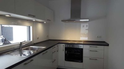 Schöne 3 Zimmer Wohnung  mit Einbauküche und Terasse