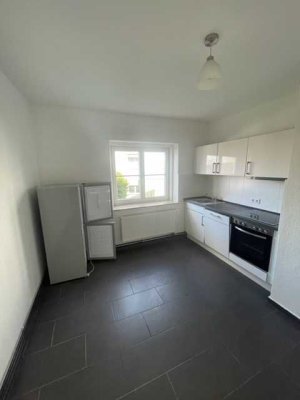 Frisch saniert - Einziehen und Wohnflühlen in Göppingen, 2 Zi. im Erdgeschoss links , WM: 870€