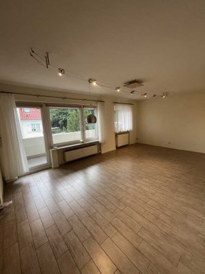 2 Zimmer Wohnung mit Balkon und Stellplatz zu verkaufen