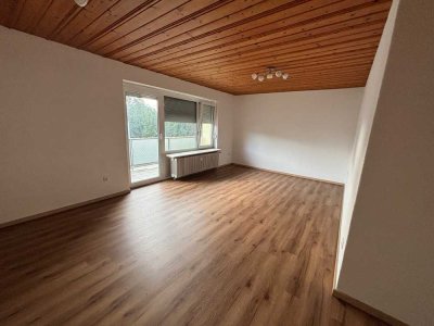 Erstbezug nach Sanierung und Einbauküche: Stilvolle 3-Raum-Wohnung mit geh. Innenausstattung