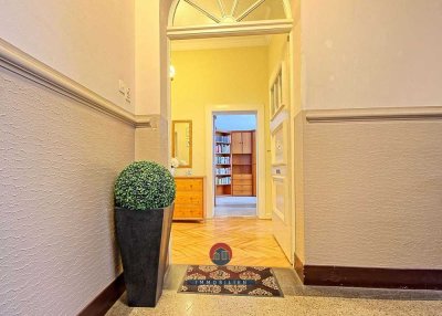 RARITÄT IM NORDBEZIRK - STILVOLLE ALTBAU-WOHNUNG IM ERDGESCHOSS AUF 74M²- KLEINER GARTEN - MANSARDE