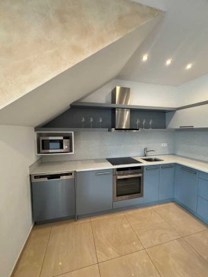 Exklusives & Vollmöbliertes Apartment mit Jacuzzi und WLAN - Nähe Messe Düsseldorf