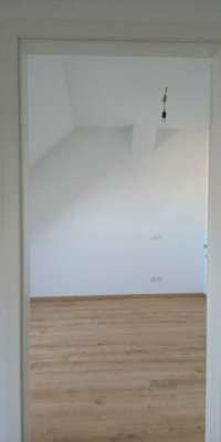 Charmantes 1,5-Zimmer Dachgeschoss-Apartment in Bruchsal-Untergrombach