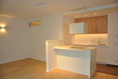 Geschmackvolle, modernisierte 1-Raum-EG-Wohnung mit geh. Innenausstattung mit Terrasse und EBK