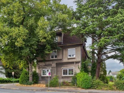 Renovierungsbedürftiges Dreifamilienhaus auf großem Grundstück mit Balkone in Kamen-Methler