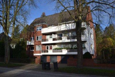 Helle Dachgeschosswohnung in exponierter Lage