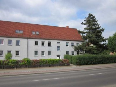 kleine 2 Zimmer DG Wohnung mit Abstellkammer und Einbauküche