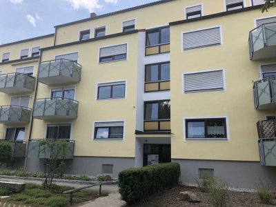 Stilvolle, ruhige 2-Zimmer-Wohnung mit Balkon, Einbauküche und Tiefgarage