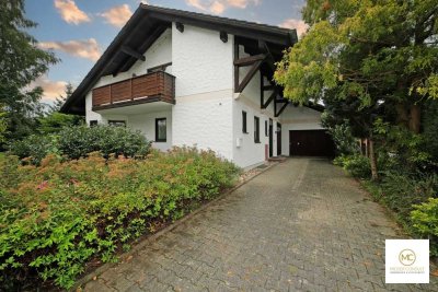 WOHNEN IN SCHÖNER UMGEBUNG - GERÄUMIGES EINFAMILIENHAUS MIT VIEL PLATZ ZUM LEBEN UND ARBEITEN!