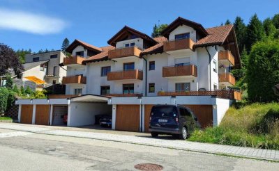 RESERVIERT - 2-Zi-Wohnung mit 2 Terrassen und EBK an guter Aussichtslage in Neustadt