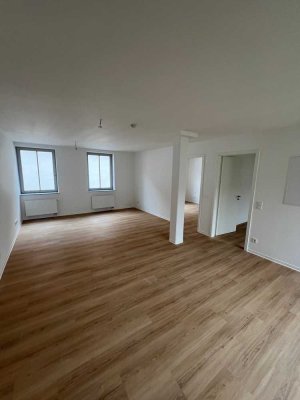 Erstbezug nach Sanierung: Stilvolle 5-Zimmer-Wohnung mit Dachterrasse in Erfurt-Mitte