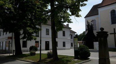 2 Zimmer Dachgeschoßwohnung in Miete | Top 14.