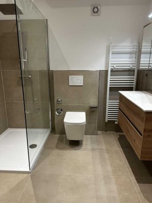 2-Zimmer Wohnung mit 2 Balkonen Einbauküche und Stellplatz