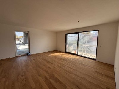 Erstbezug: 2 Zi.-Whg. mit Einbauküche und Balkon in Taufkirchen (nahe S-Bahn)