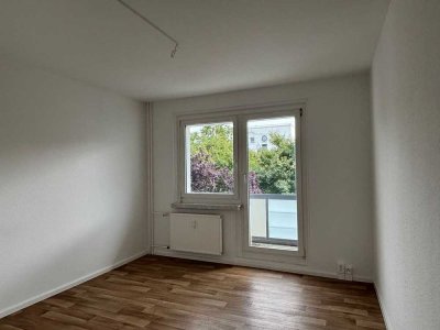 Helle Familienwohnung mit Balkon und Wannenbad!
