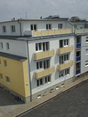2-ZKB in luxuriösem Niedrigenergiehaus und Stellplatz mit Kraftstrom für E-Auto in Neu-Isenburg!