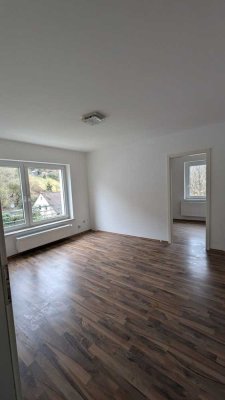 Bezahlbare und renovierte Etagenwohnung mit 3 Zimmern in Schalksmühle