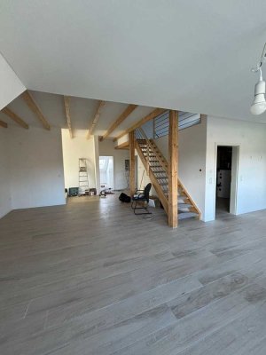 Neubau Dachgeschoss Wohnung mit Terrasse zu vermieten
