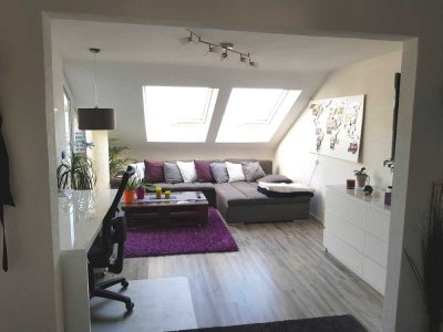Traumhafte 2,5 Zi-DG-Wohnung mit sonniger Loggia u. Einzelgarage
