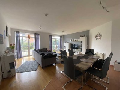 3 Zimmer Erdgeschoss, Terrasse mit Garage