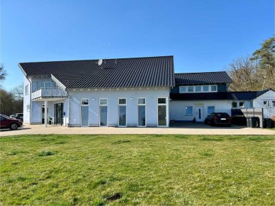Gewerbeimmobilien mit 2 großzügigen Wohneinheiten 865m2 Nutzfläche