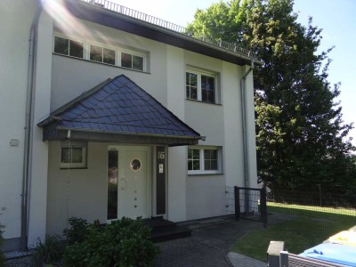 Umfassend saniertes Einfamilienhaus mit schönem Garten