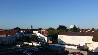 Gepflegte 3-Raum-Maisonette-Wohnung mit Balkon und Einbauküche in Pfungstadt