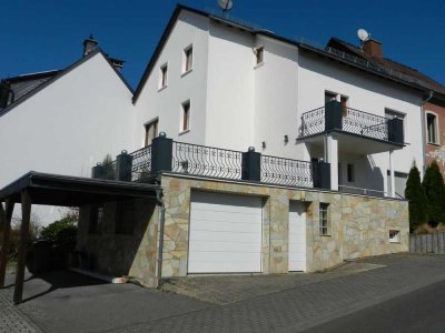 Durchsaniertes EFH im Landhausstil mit Garage und Carport