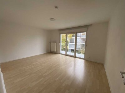 1 Zimmer Wohnung mit großem Balkon - optimale Lage