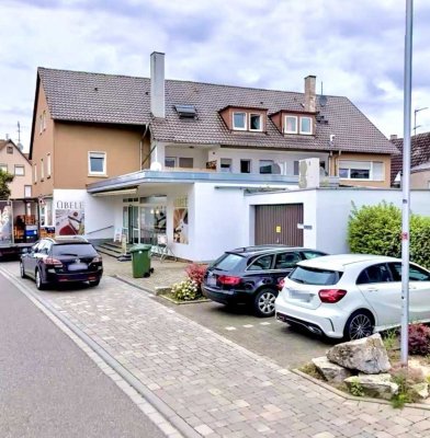 Mehrfamilienhaus mit Bäckerei, Terrasse & Garagen - von privat!